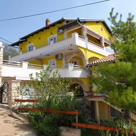 Anic-3 By Interhome *