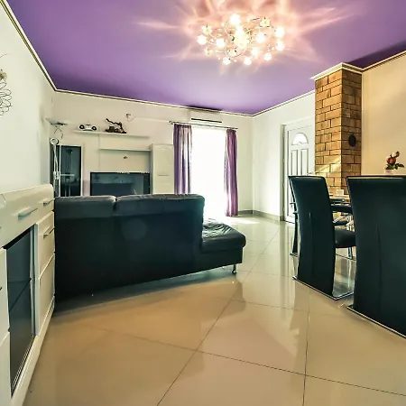 公寓 Anic-3 By Interhome