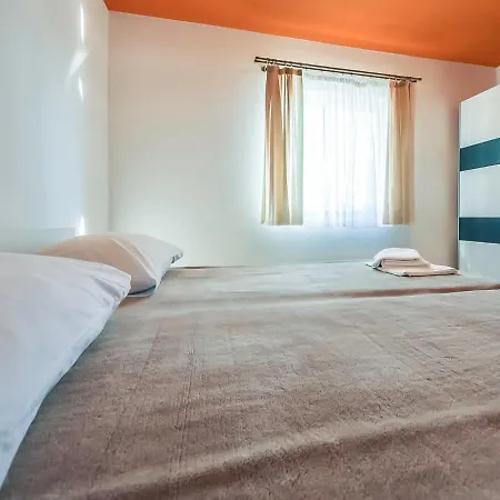 Anic-3 By Interhome *