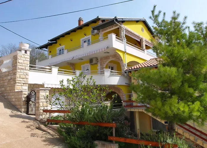 Anic-3 By Interhome *