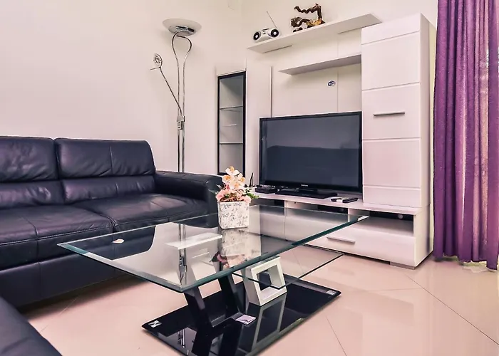 Anic-3 By Interhome *