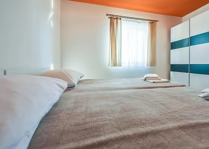 Anic-3 By Interhome *